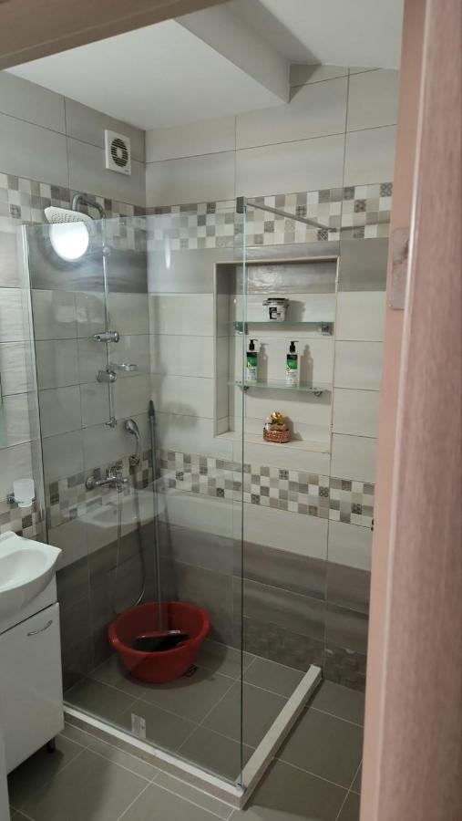 Apartmani Mia Sorajic Petrovac Exterior foto