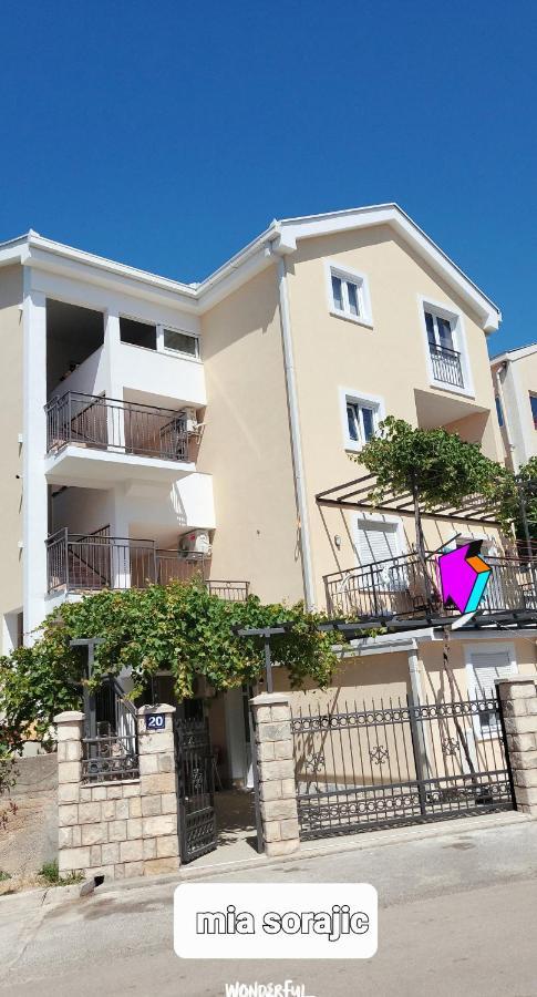 Apartmani Mia Sorajic Petrovac Exterior foto
