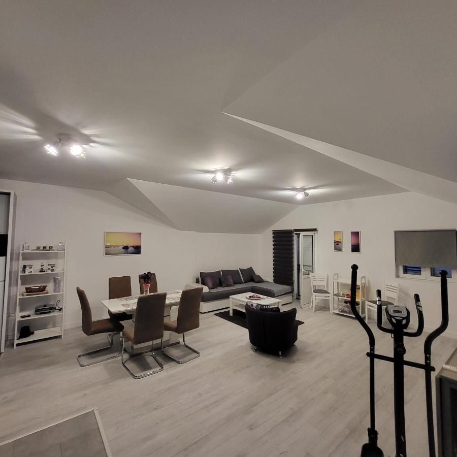 Apartmani Mia Sorajic Petrovac Exterior foto