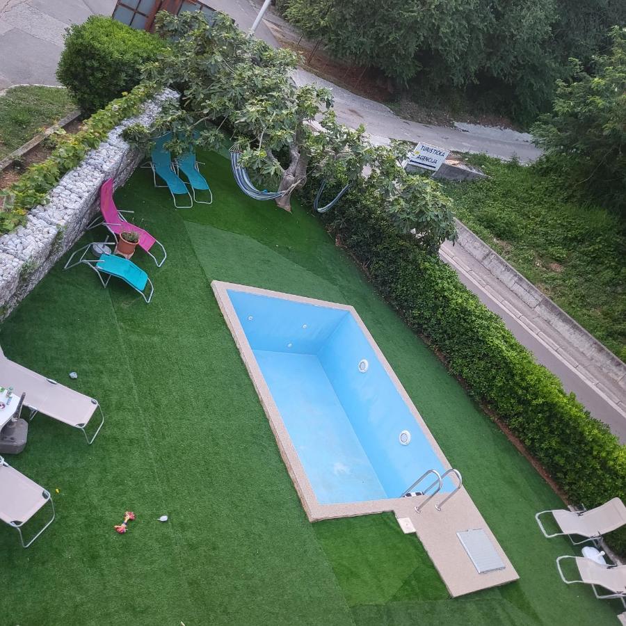Apartmani Mia Sorajic Petrovac Exterior foto